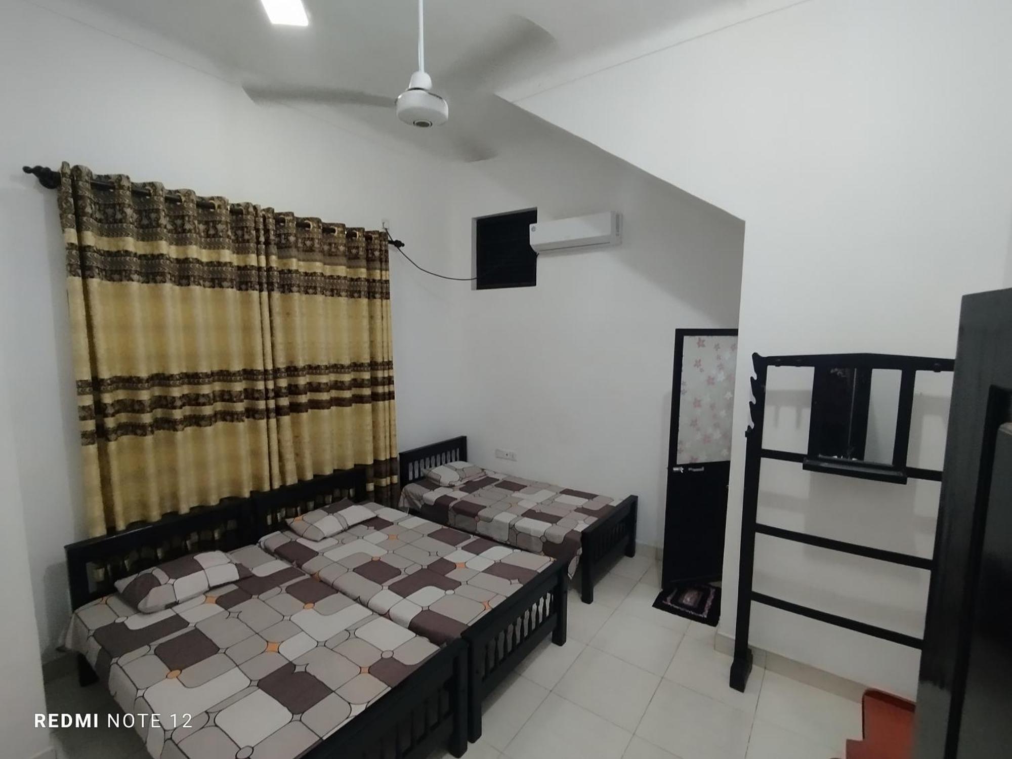 Hotel Rayyan Mahal Puttalam Esterno foto