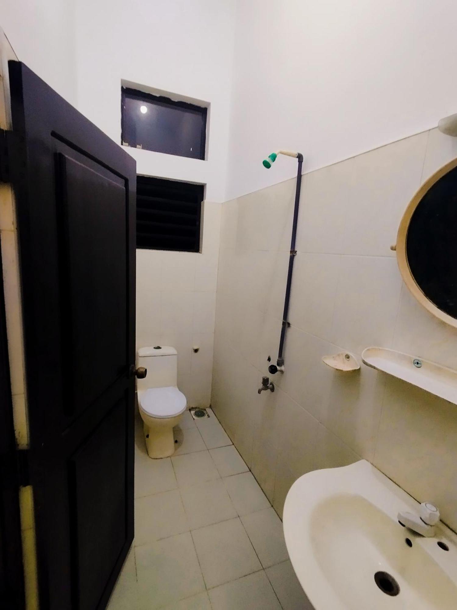 Hotel Rayyan Mahal Puttalam Esterno foto